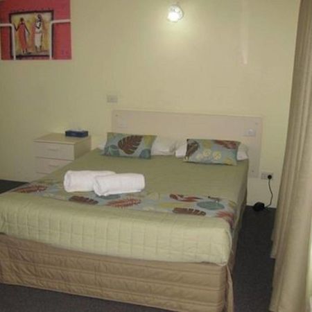 מולולאבה Twin Pines Motel מראה חיצוני תמונה
