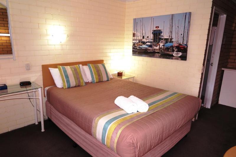 מולולאבה Twin Pines Motel מראה חיצוני תמונה
