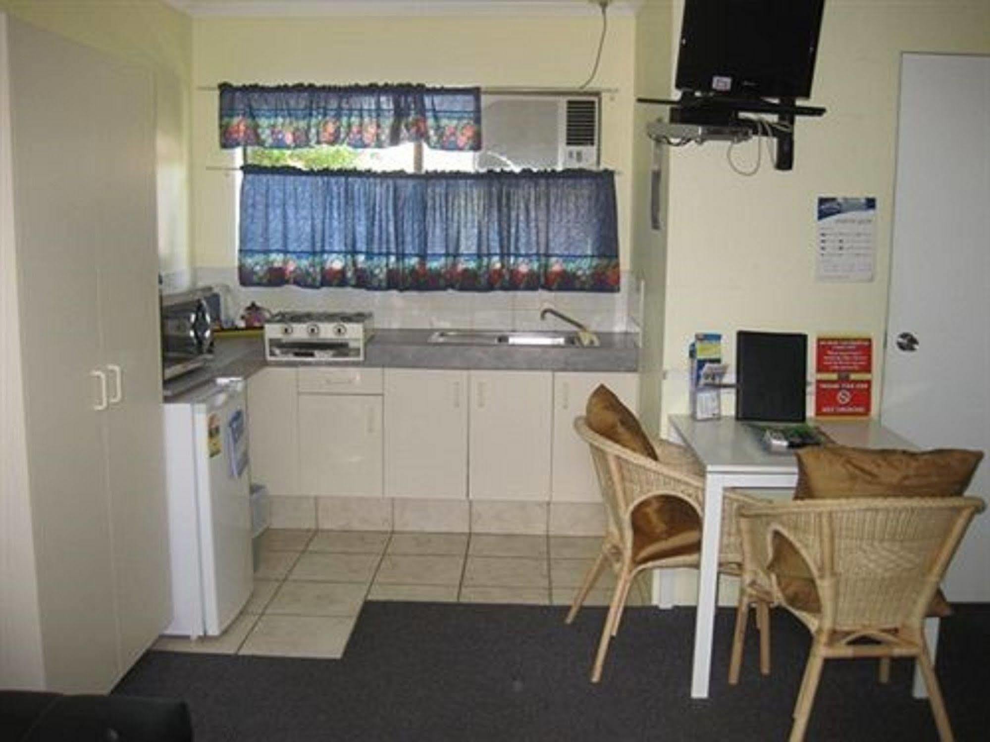 מולולאבה Twin Pines Motel מראה חיצוני תמונה