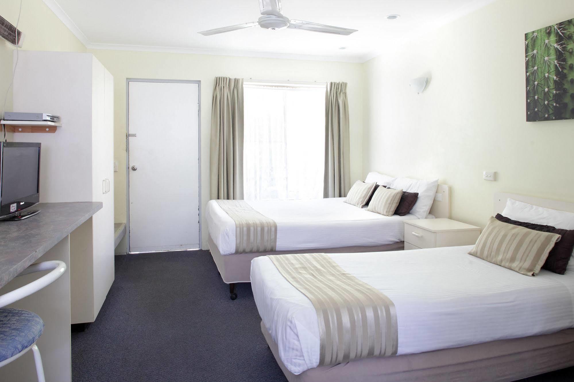 מולולאבה Twin Pines Motel מראה חיצוני תמונה